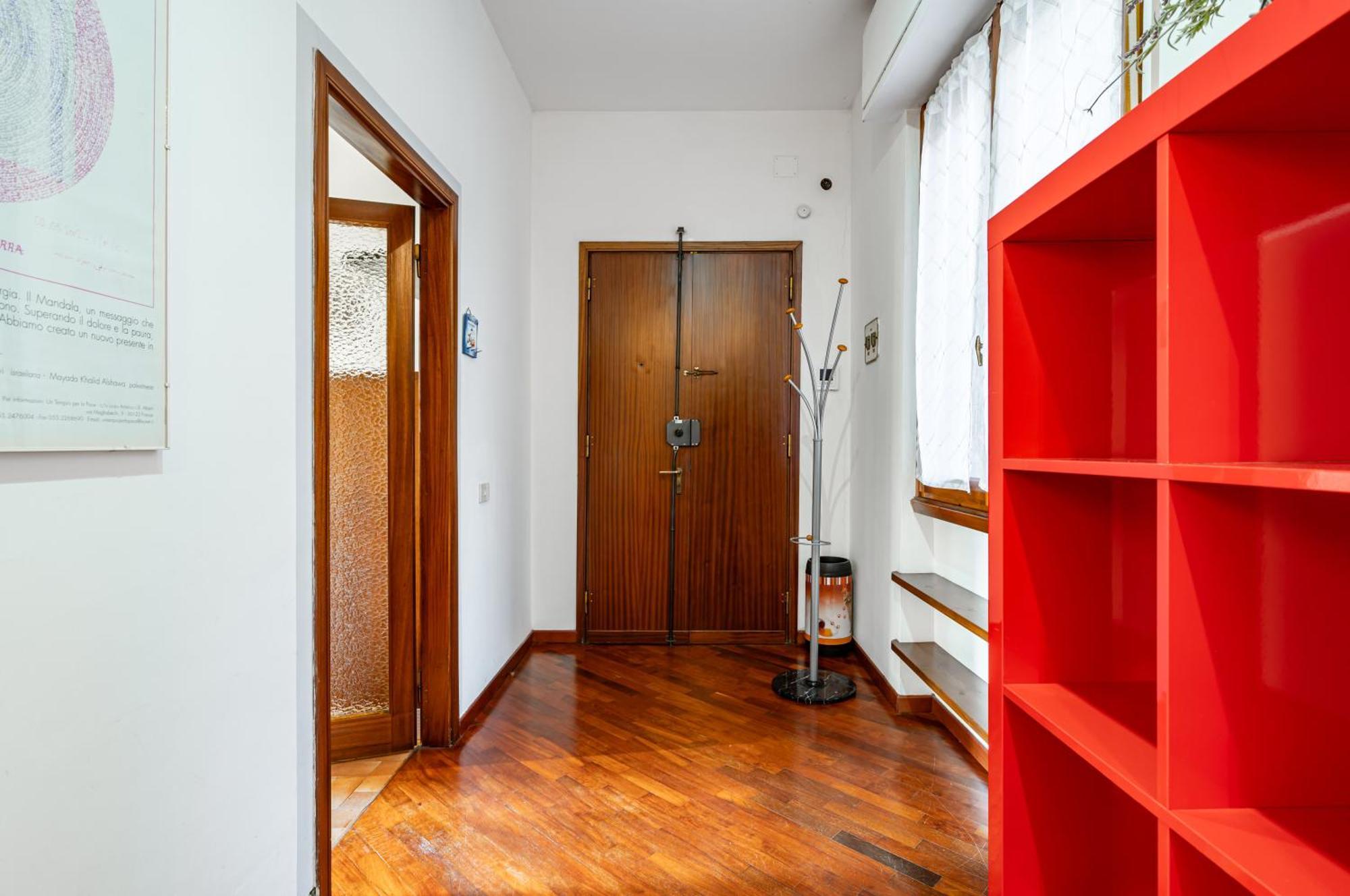 Visarno & Roomy Flat X6 With Parking Appartement